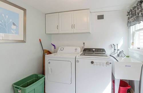 White Oak House | Large Deck & Yard w/a View! Family Home Near DC