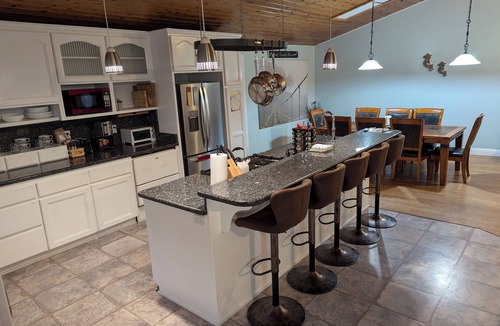 Cedar Ridge House | Large family home for holidays, retreat, gatherings.