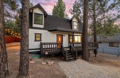 Summit Estates House | large house 10 minutes walk to Ski slope with game room