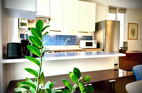 Arts-et-Metiers Apartment | Large studio 2 rooms on a charming and popular street in the Marais
