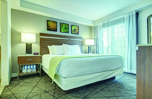 Las Vegas Resort | Las Vegas 2Bed/2Bath, Desert Rose!