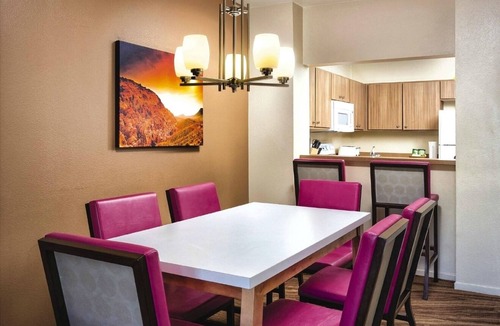 Enterprise Condo | Las Vegas | Friends Vegas Escape | Pool + Hot Tub | 3BR Sleeps 8