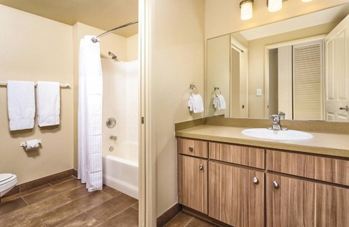 Enterprise Resort | Las Vegas | Group Vegas Getaway | Pool + Hot Tub | 2BR