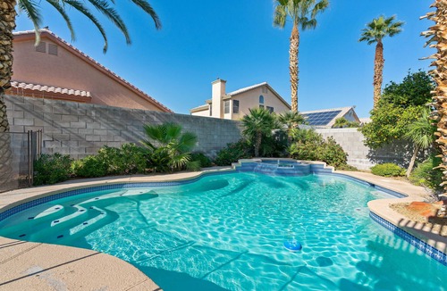 Green Valley House | LAS VEGAS LUXURY HOME, 5 BDRP, POOL W/HEATER, BBQ, GAMES