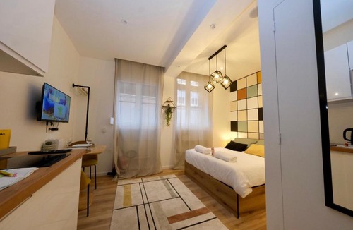 Quartier Vieux Marche-Cathedrale Apartment | Le Rubik's cube - chic & hyper-centre 2 pers
