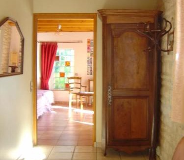 Scorbe-Clairvaux House | Les bois de sapin