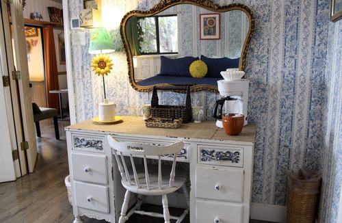 Prescott Cottage | Liberty & Sunflower Suite - Prescott Cabin Rentals