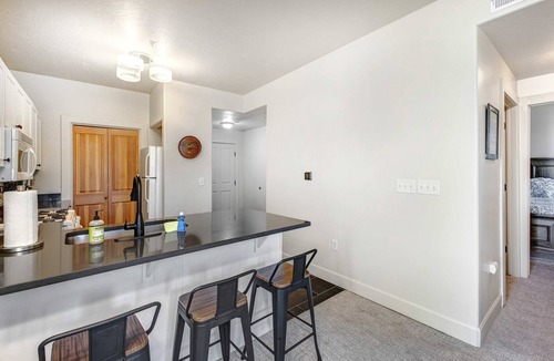 Kimball Junction House | Light-filled condo with heated pool & hot tub, near shopping & skiing