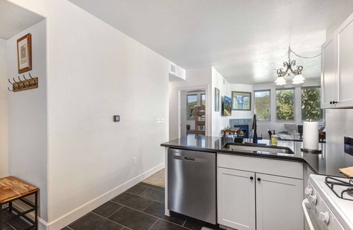Kimball Junction House | Light-filled condo with heated pool & hot tub, near shopping & skiing