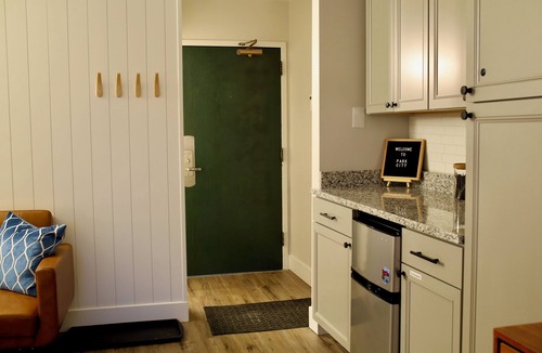 North Park City Condo | Local Gem w/King, 65” TV, Hot Tub, Ski Bus
