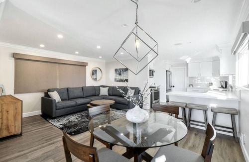 West Newport House | Located directly on the Sand. Two Master Suites, four bedrooms, four bathrooms.