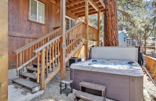 Whispering Forest House | Lookout Lodge Family Chalet at Big Bear w/Games