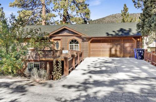 Whispering Forest House | Lookout Lodge Family Chalet at Big Bear w/Games