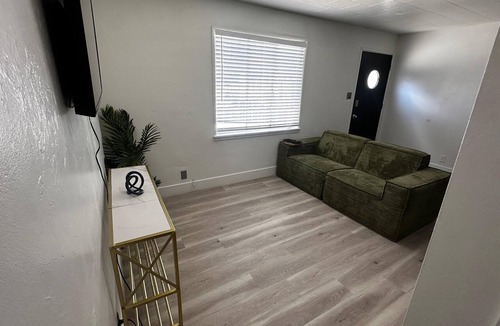 Downtown Las Vegas Apartment | Lovely 1-bedroom apartment with AC in vibrant Las Vegas