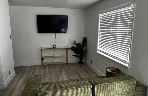 Downtown Las Vegas Apartment | Lovely 1-bedroom apartment with AC in vibrant Las Vegas