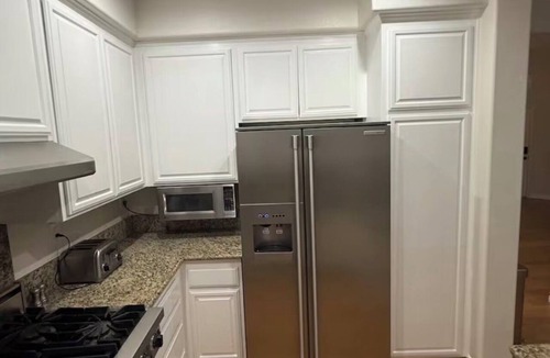 Thousand Oaks House | Lovely gated T.O. home monthly housekeeping. Community pool, spa & tennis courts