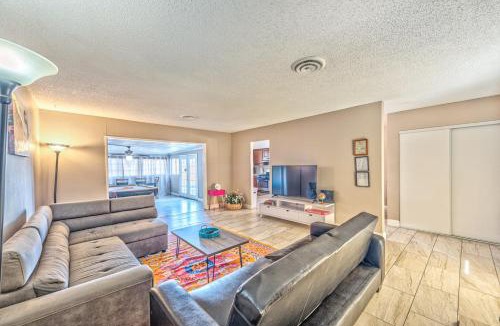 Rancho Oakey House | Lovely house with pool, near the strip!