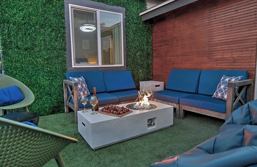 Pima Meadows House | Lunar: Old Town Luxury Heated Pool 2 Kings Gameroom Hottub Karaoke Privacy