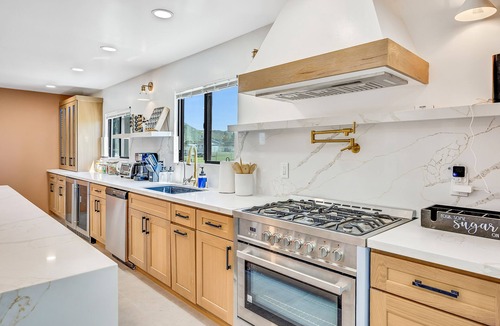 Riverside House | LUX - A Dream Relax getaway Oasis Vacation Home with Amazing Views all around