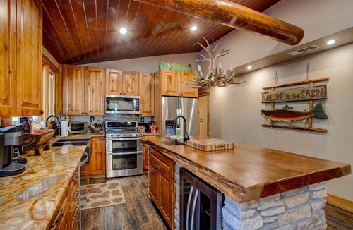 Winter Park Cabin | Lux Lodge EV Game Room Dog SPA AC Fenced Acre Fire Pit Fireplace