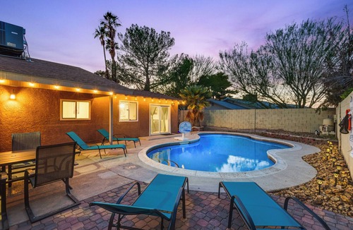 Chinatown House | Lux - Mins To Strip, Allegiant Stadium and The Sphere