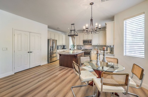 Green Valley House | Lux Pool Villa in Green Valley Ranch with Jacuzzi
