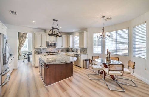 Green Valley House | Lux Pool Villa in Green Valley Ranch with Jacuzzi