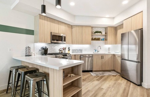 Santa Ana Heights Apartment | Lux Retreat | Heart of South Coast | Top Amenities