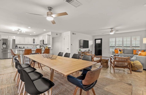 Scottsdale Estates Six House | LUX w/Guest House, Pool, Putt, Mins to Old Town