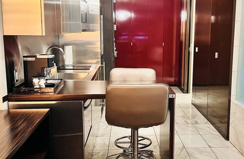Las Vegas Apartment | Luxe Condo l Strip View l NO RESORT FEES l FREE PARKING