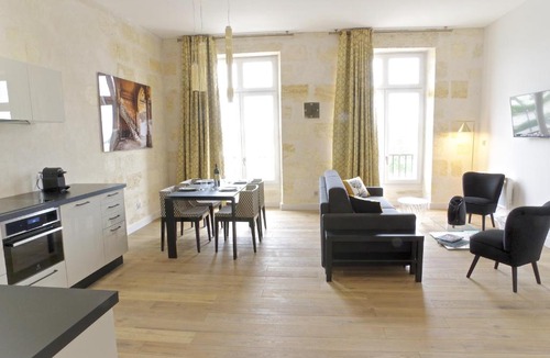 Grand Parc-Paul Doumer Apartment | Luxe