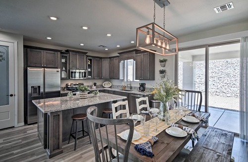 Sunridge Estates House | Luxe Home w/OHV Access, 5 Mi to Lake Mohave!