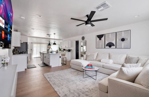 New Papago Parkway House | Luxurious 4B3B Home Scottsdale with Pool and Free Parking!