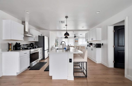 New Papago Parkway House | Luxurious 4B3B Home Scottsdale with Pool and Free Parking!