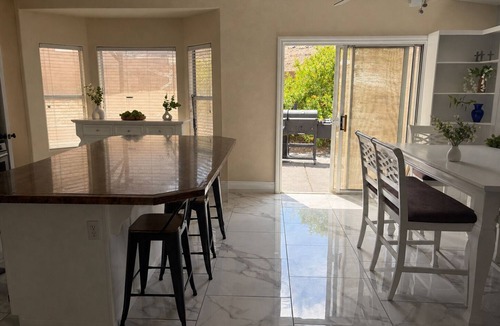 McCullough Hills House | Luxury 3 bedroom home over looking the Las Vegas Valley