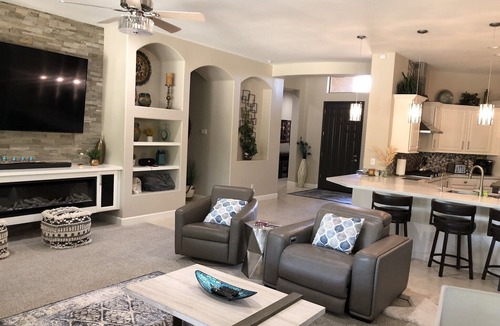 Palm Valley House | Luxury 4 bed, 4 bath with Pool & Spa 🌞 Summer Special