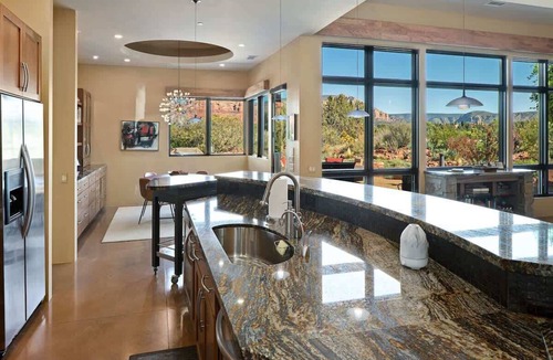 Oak Creek House | Luxury 4BD Modern Home, Views + Hot Tub!