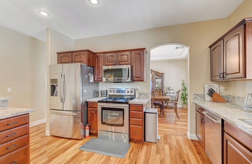 Spring Valley House | Luxury 6 bedroom Vegas estate, pool, basketball court & close to the Strip