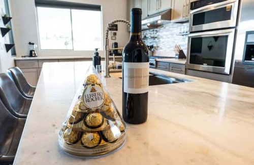 Sovana House | Luxury 6Br Villa w Pool and Outdoor Bar