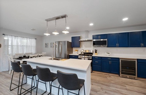 S Y Jackson House | Luxury Adobe Townhouse w/Complimentary Breakfast