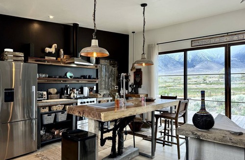 Lone Pine Villa | Luxury Design Rental with Breathtaking Mountain Views in Lone Pine, California