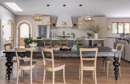 Healdsburg House | Luxury Healdsburg Retreat. Pool, Sauna, Hot Tub, Near Plaza, Tesla charger