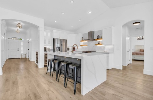 South Jordan House | Luxury home with heated swimming pool 15 min from mountains.