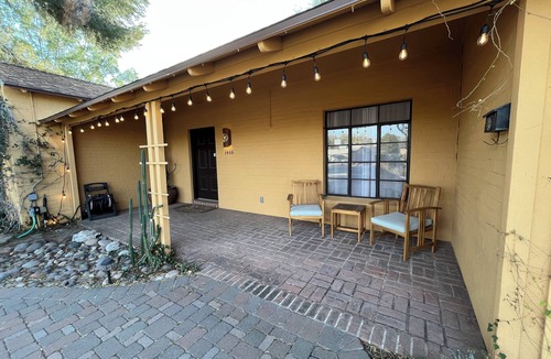 Jefferson Park House | Luxury King Bed w/Fast WiFi Near UA, Downtown Tucson, 4th Ave, Rialto and Fox