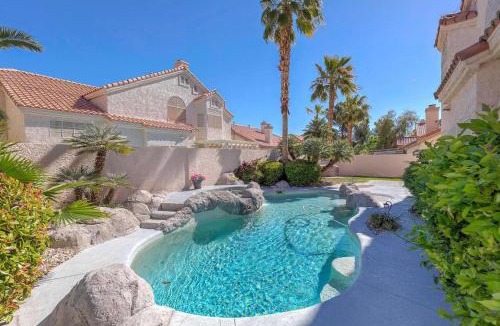 Desert Shores House | Luxury Las Vegas Retreat in 5BR House with Pool