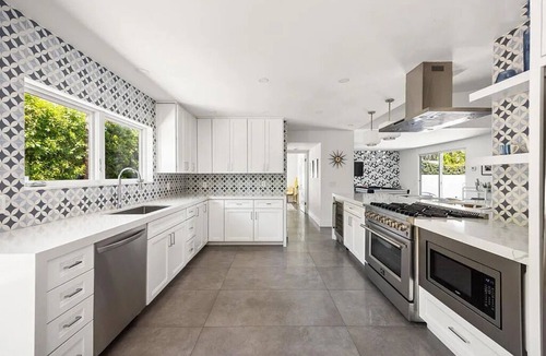Twin Palms House | Luxury Mid-Mod in Twin Palms, Large Salt Water Pool & Spa, Pool Table, Location!