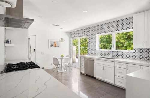 Twin Palms House | Luxury Mid-Mod in Twin Palms, Large Salt Water Pool & Spa, Pool Table, Location!