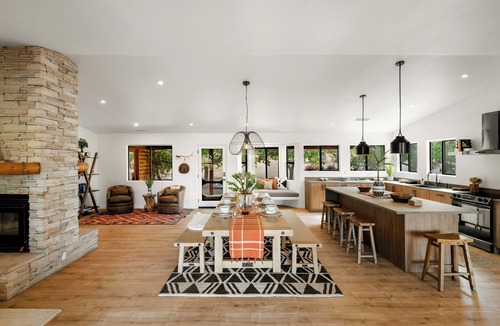 Pioneertown House | Luxury Pioneertown Ranch + Spa Under Joshua Trees + Star Bed +Walk to Pappy's
