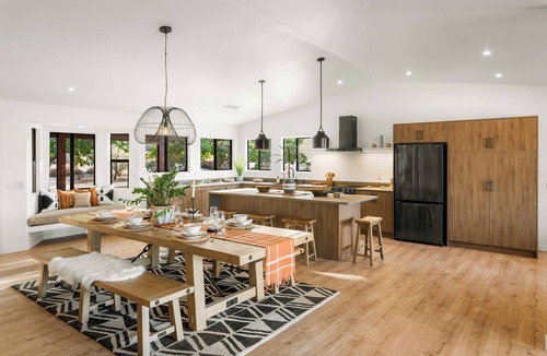 Pioneertown House | Luxury Pioneertown Ranch + Spa Under Joshua Trees + Star Bed +Walk to Pappy's