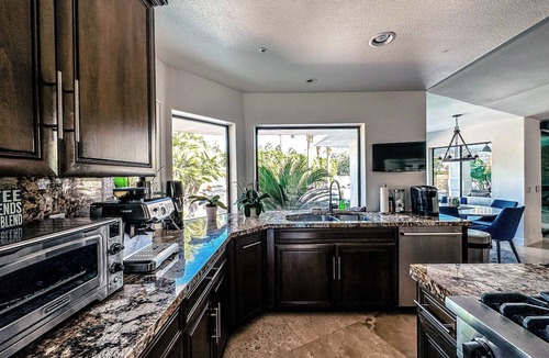Palm Springs House | Luxury South Palm Springs 5-BR 4.5 Bath 4500sf Heated Pool Spa Near Golf Hiking